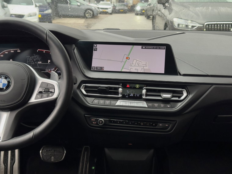Vehicle Image 28