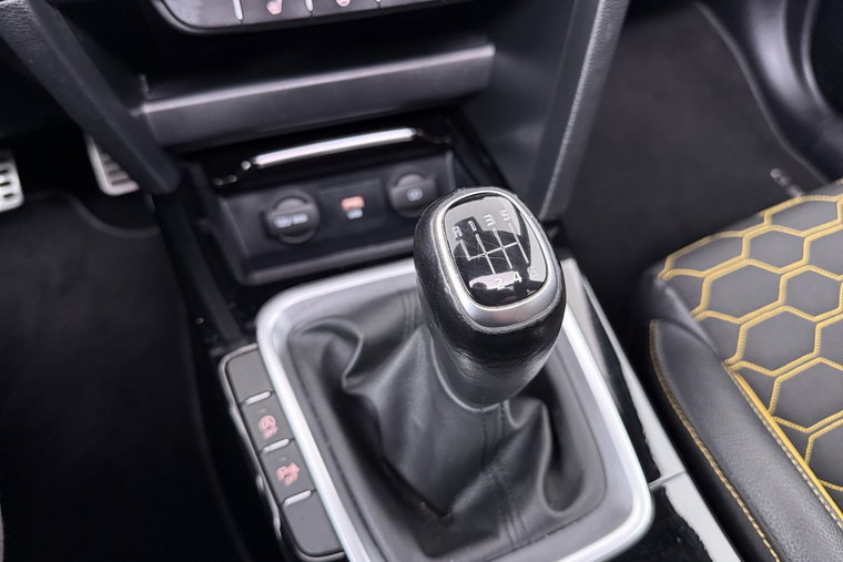 Vehicle Image 32