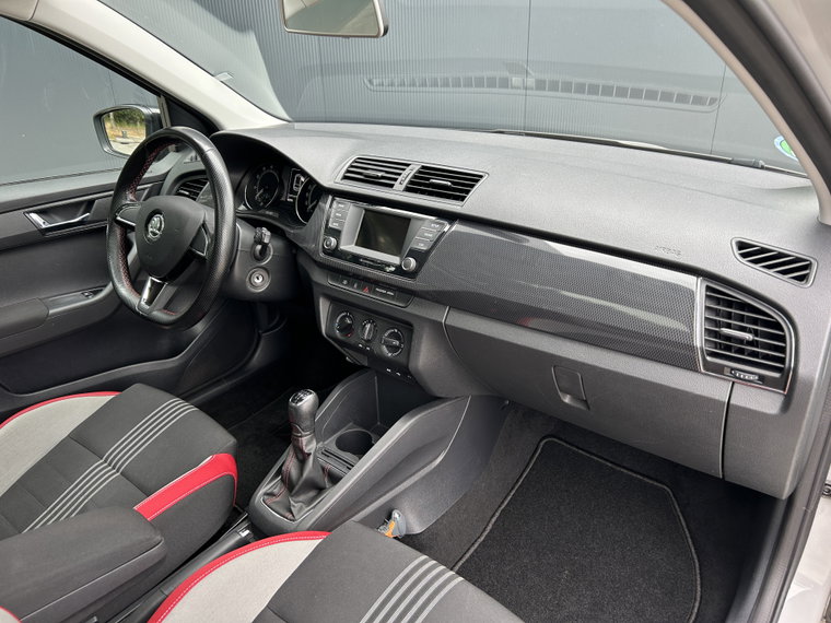 Vehicle Image 21