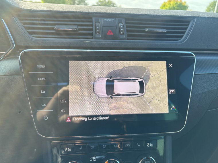 Vehicle Image 26