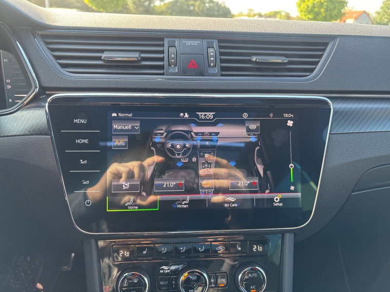 Vehicle Image 32