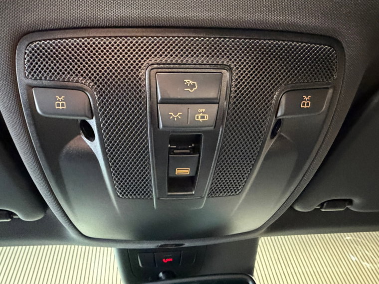 Vehicle Image 37