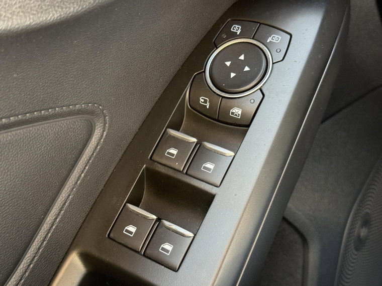 Vehicle Image 26