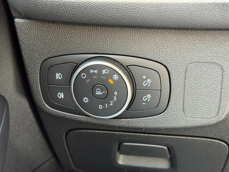 Vehicle Image 37
