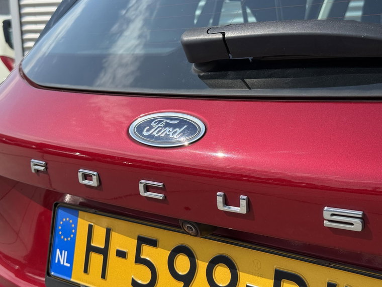 Vehicle Image 42