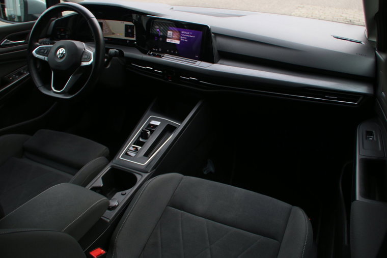 Vehicle Image 12