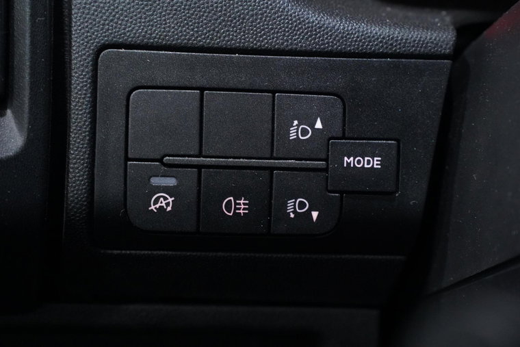 Vehicle Image 35