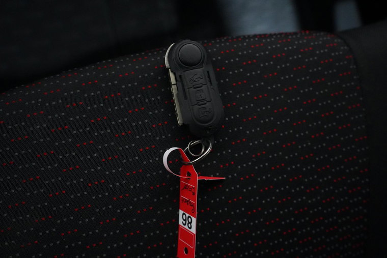 Vehicle Image 36