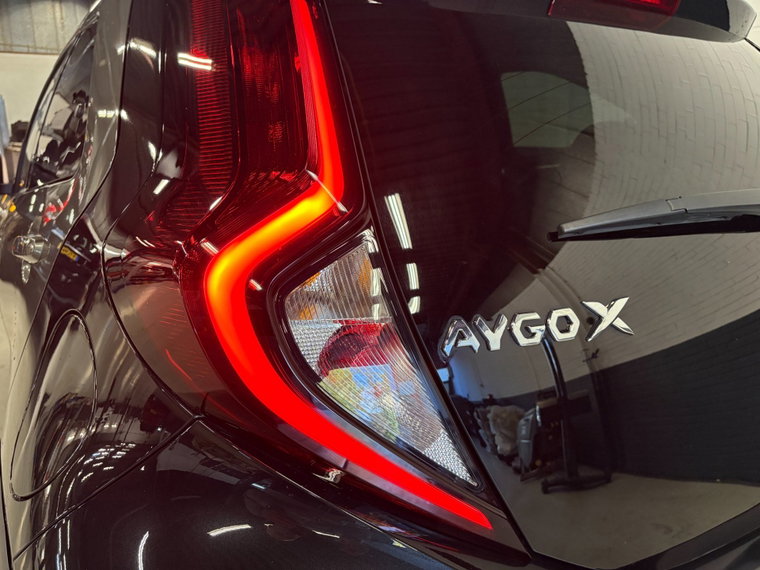Vehicle Image 12