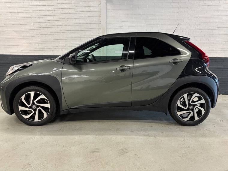 Vehicle Image 8