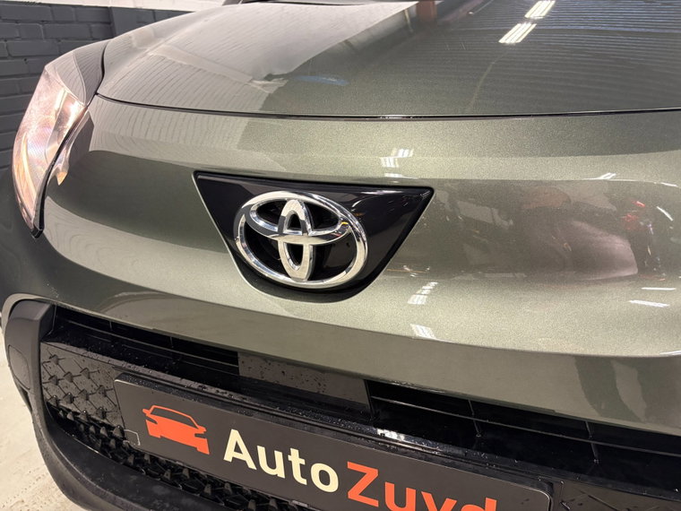 Vehicle Image 11