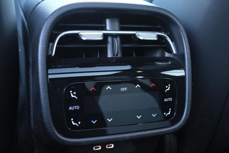 Vehicle Image 26