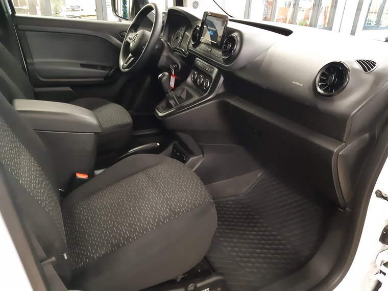 Vehicle Image 23