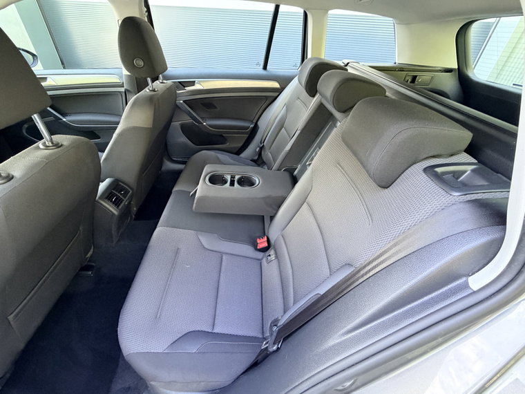 Vehicle Image 35
