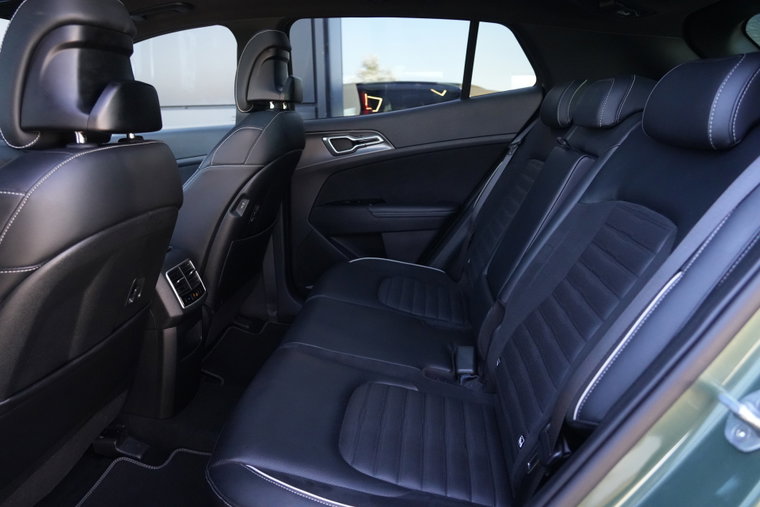 Vehicle Image 30