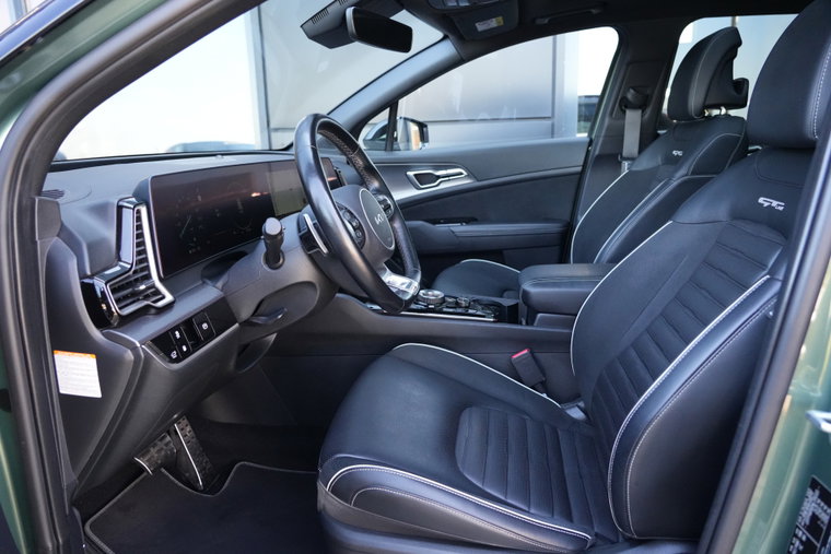 Vehicle Image 9