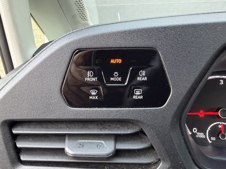 Vehicle Image 38