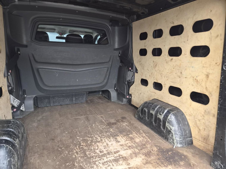 Vehicle Image 22