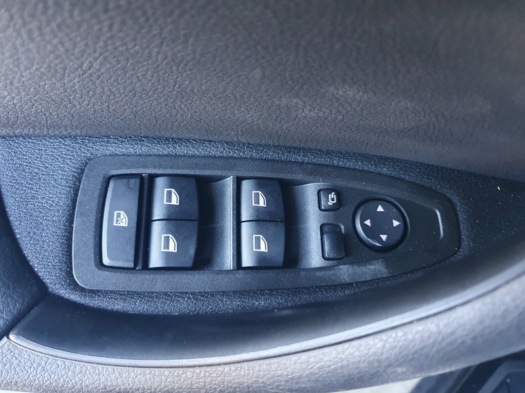 Vehicle Image 29