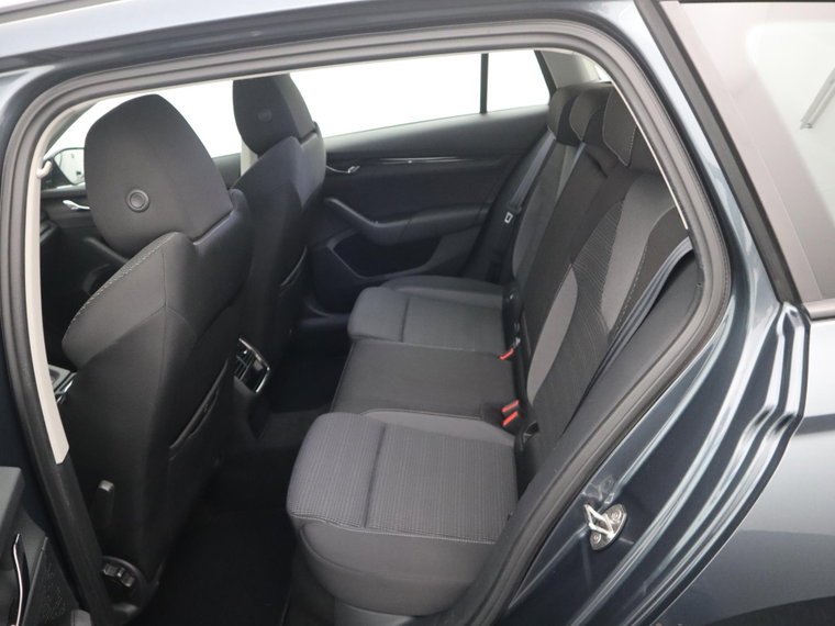 Vehicle Image 40