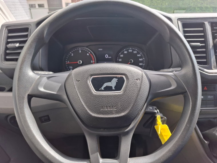 Vehicle Image 25