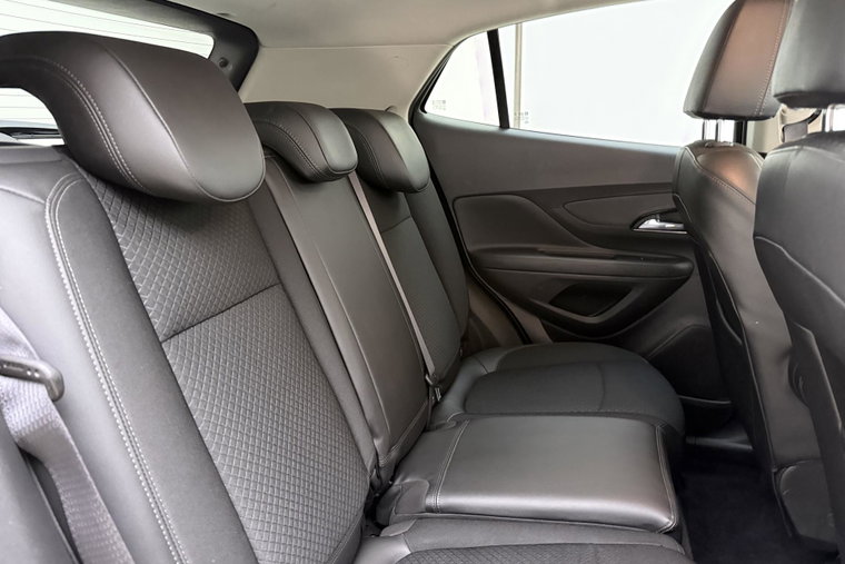 Vehicle Image 16