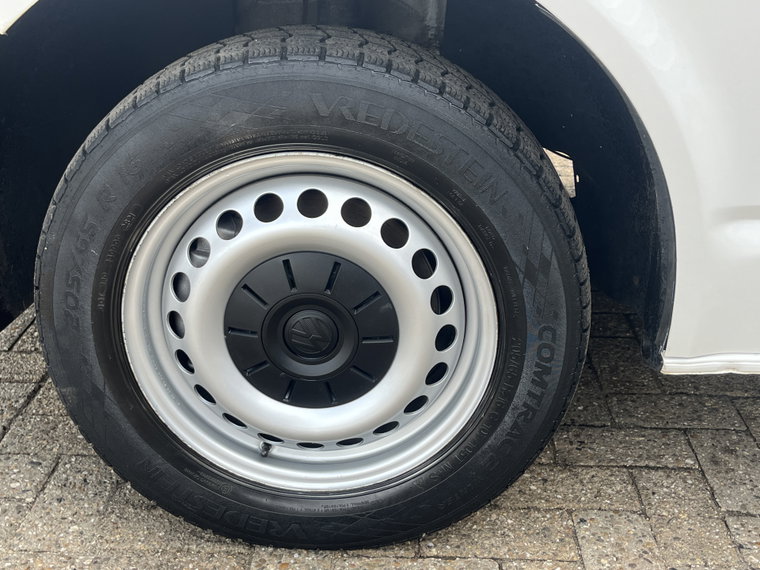 Vehicle Image 28