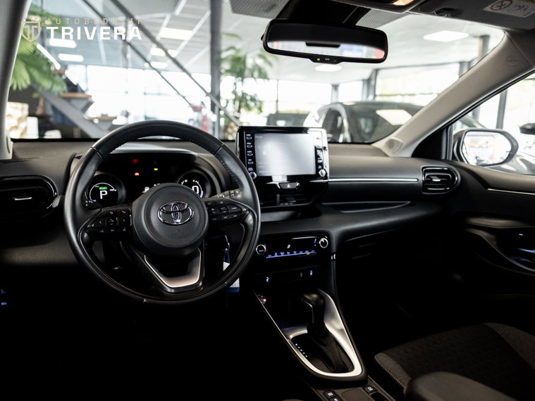 Vehicle Image 12