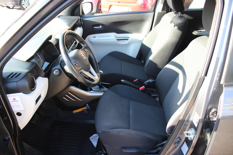 Vehicle Image 9