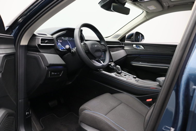 Vehicle Image 32