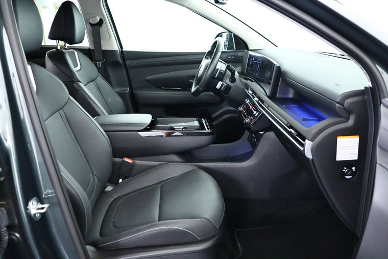Vehicle Image 11