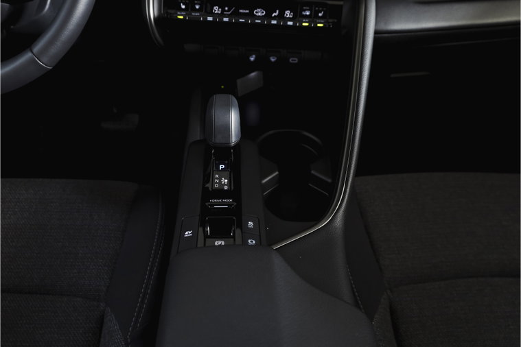 Vehicle Image 25
