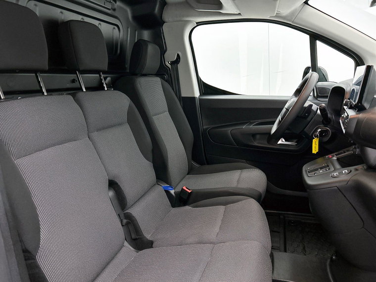 Vehicle Image 33