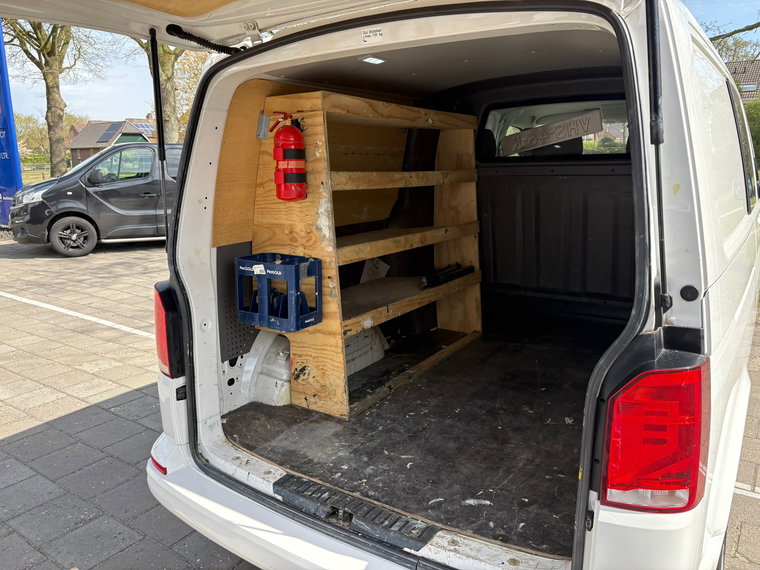 Vehicle Image 26