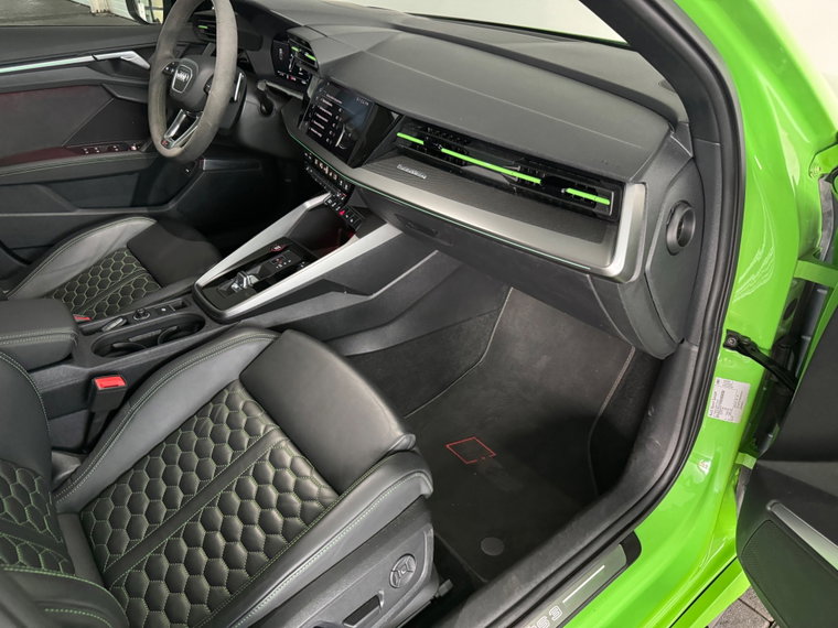 Vehicle Image 40