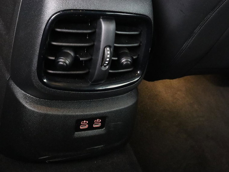Vehicle Image 28