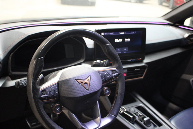 Vehicle Image 9