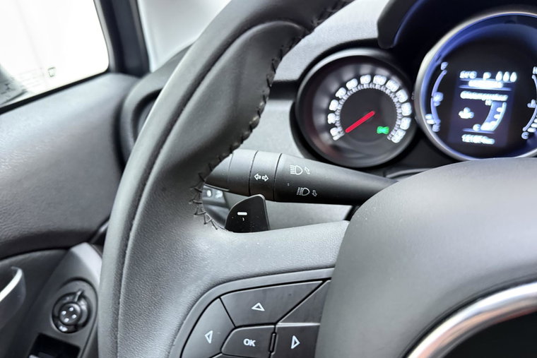Vehicle Image 22