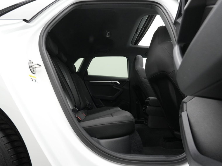 Vehicle Image 48