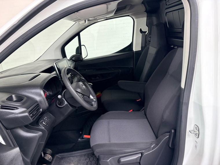 Vehicle Image 17