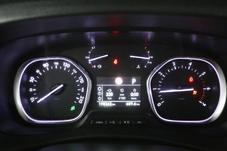 Vehicle Image 12
