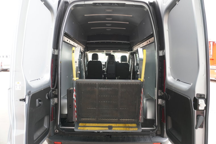 Vehicle Image 13