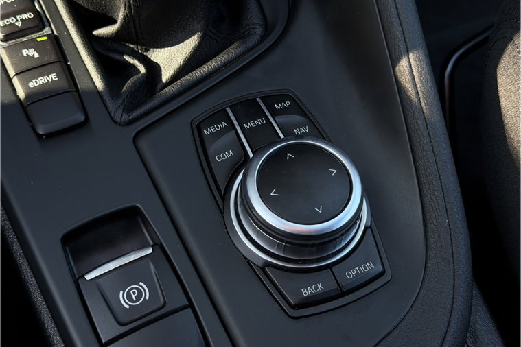 Vehicle Image 37
