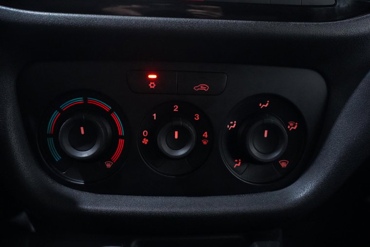 Vehicle Image 26