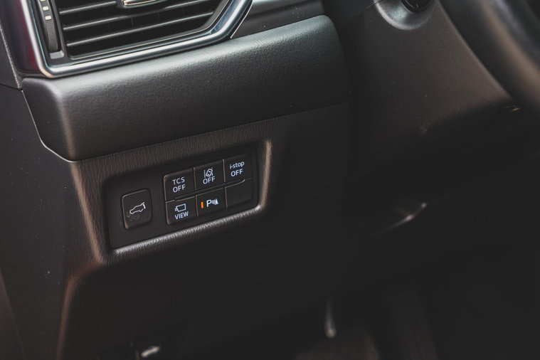 Vehicle Image 25