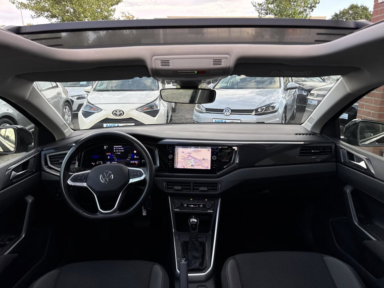 Vehicle Image 23