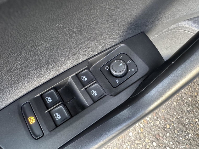 Vehicle Image 38
