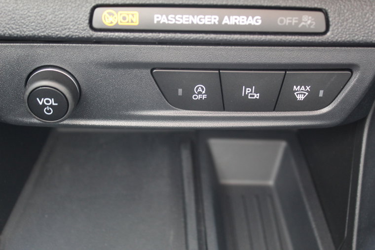 Vehicle Image 25
