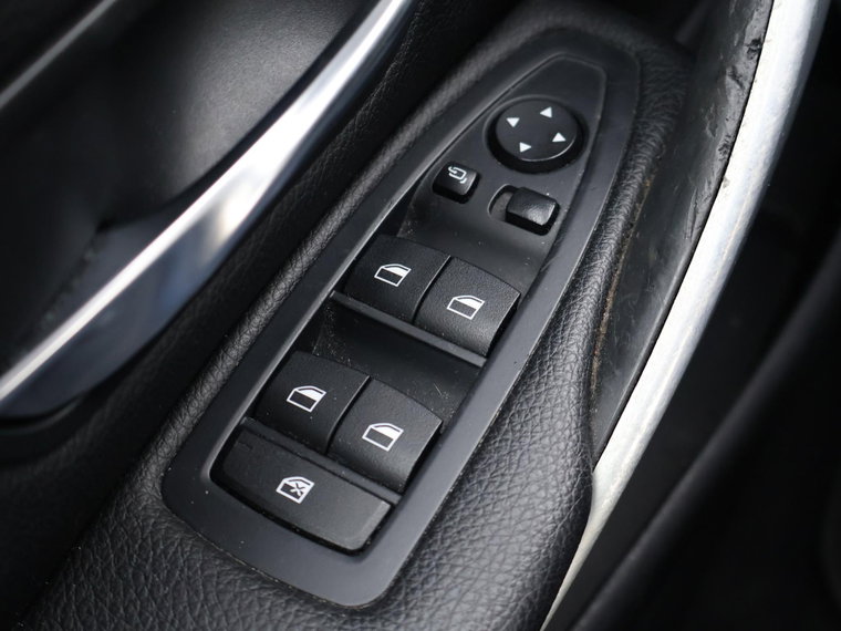 Vehicle Image 28