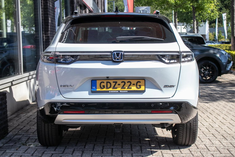 Vehicle Image 13